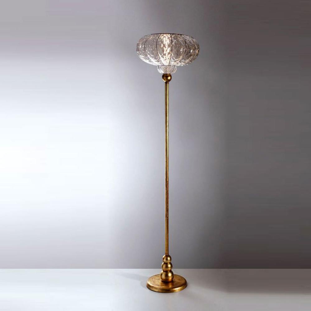 klasicka muranske sklo stojaca lampa luxusny zamok mosadz zlta zlata kanape citacka osvetlenie mediteransky mestsky styl talianske lampy osvetlenie lameridiana lounge hotel interierovy obchod showroom siru svietidla.jpg